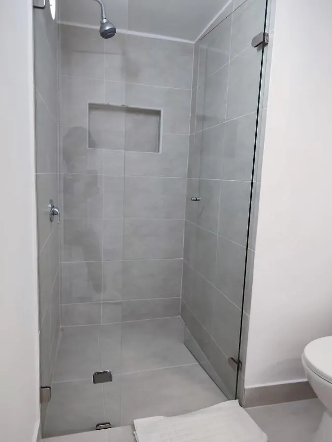 Habitación en casa particular Habitación sencilla con baño privado Unicentro Bogotá Colombia